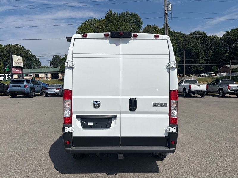2025 Ram ProMaster 2500 photo 3