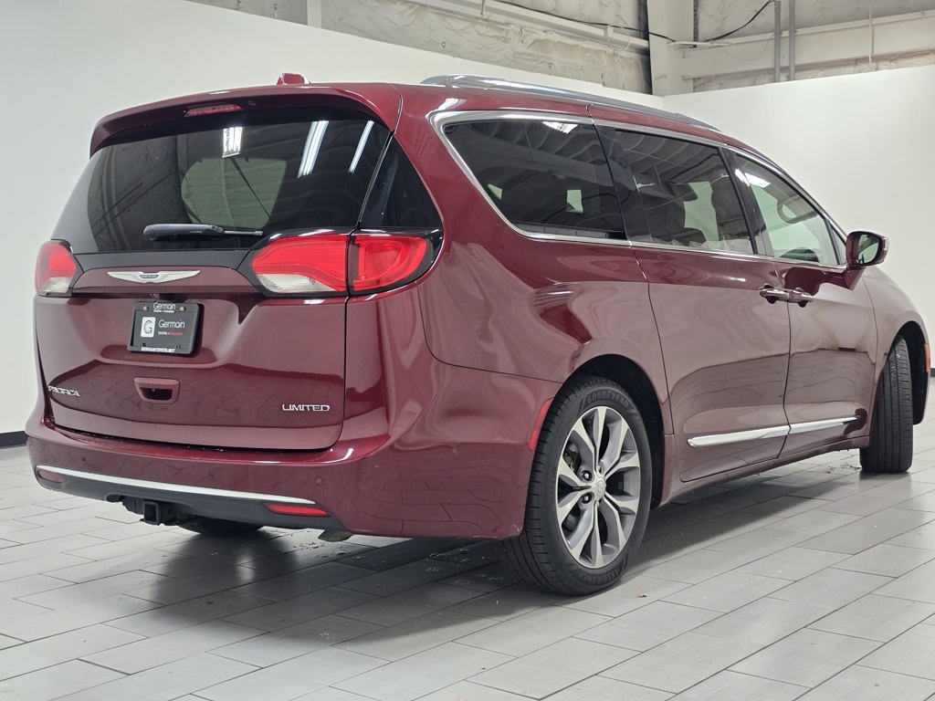 2020 Chrysler Pacifica Limited photo 17