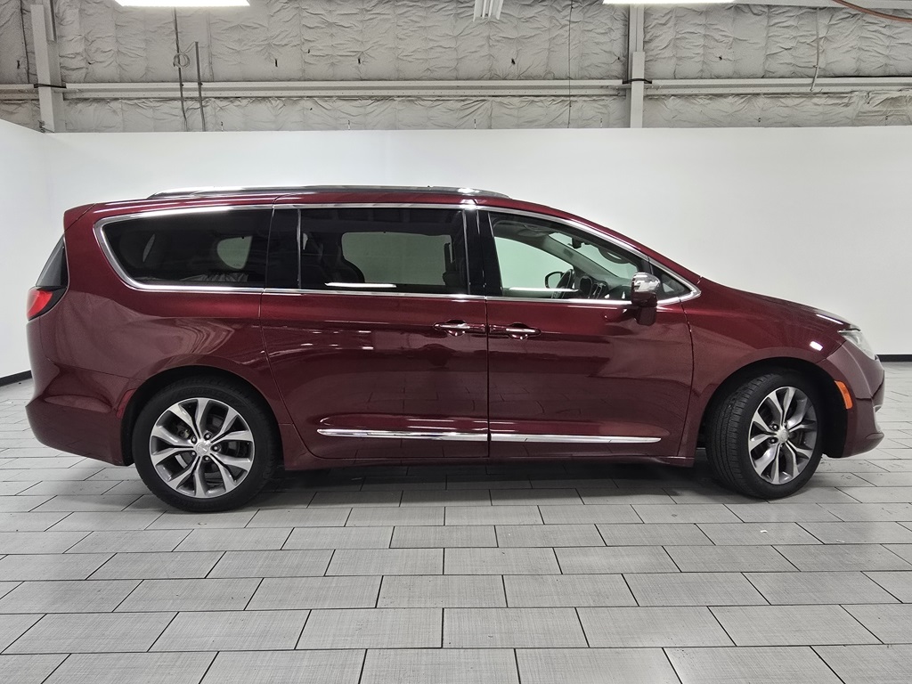 2020 Chrysler Pacifica Limited photo 18