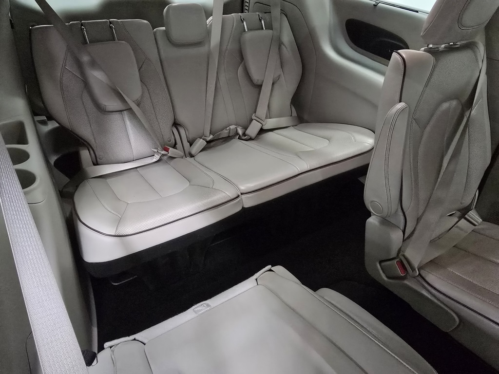 2020 Chrysler Pacifica Limited photo 21