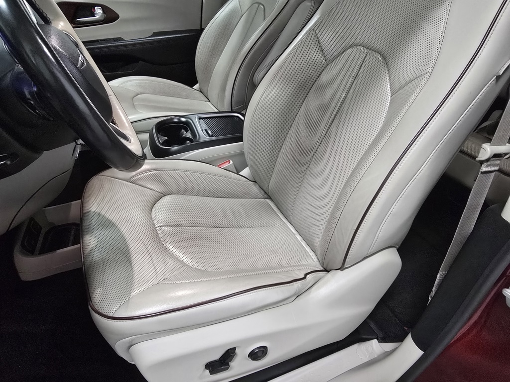 2020 Chrysler Pacifica Limited photo 22