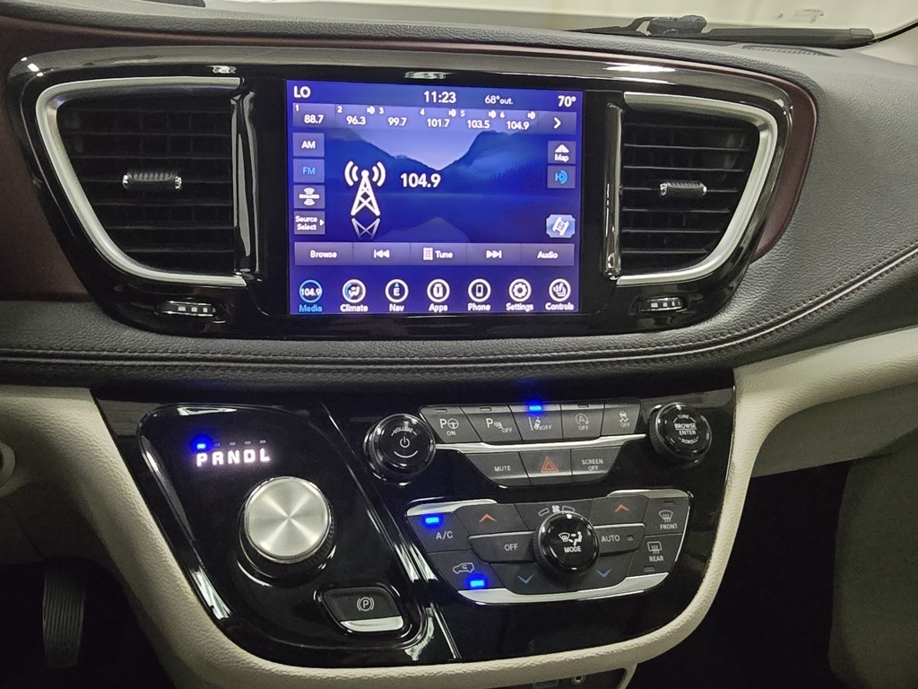 2020 Chrysler Pacifica Limited photo 27
