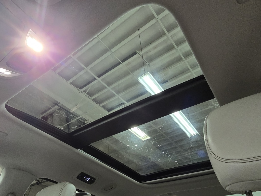 2020 Chrysler Pacifica Limited photo 3