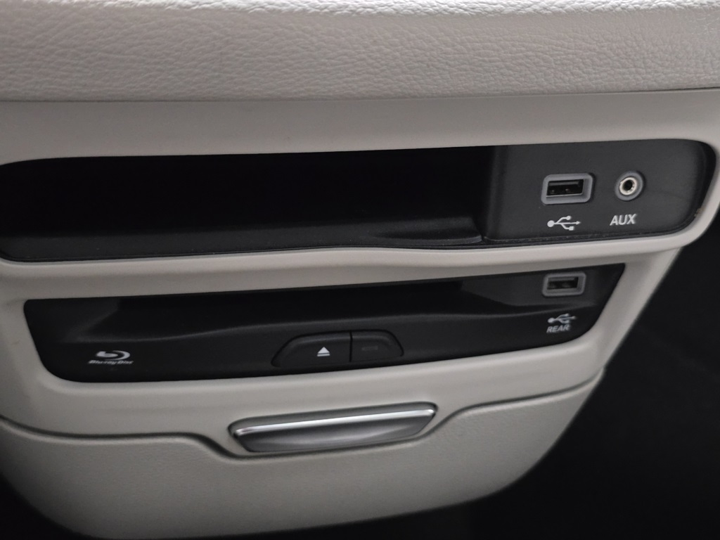 2020 Chrysler Pacifica Limited photo 28