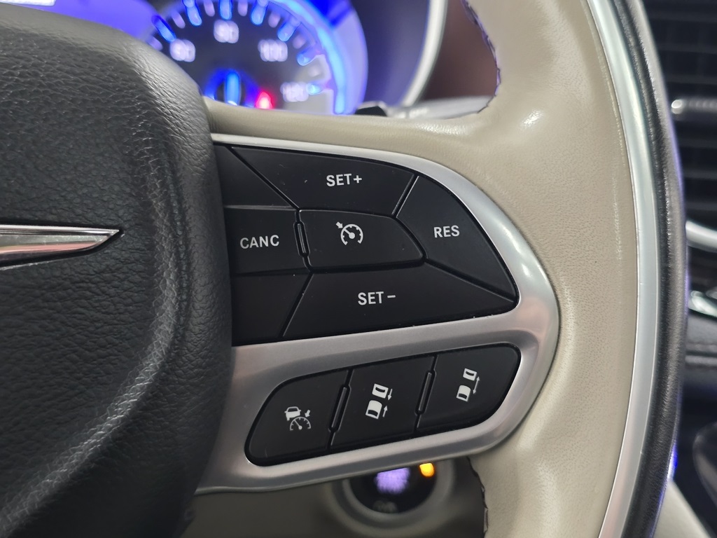 2020 Chrysler Pacifica Limited photo 30