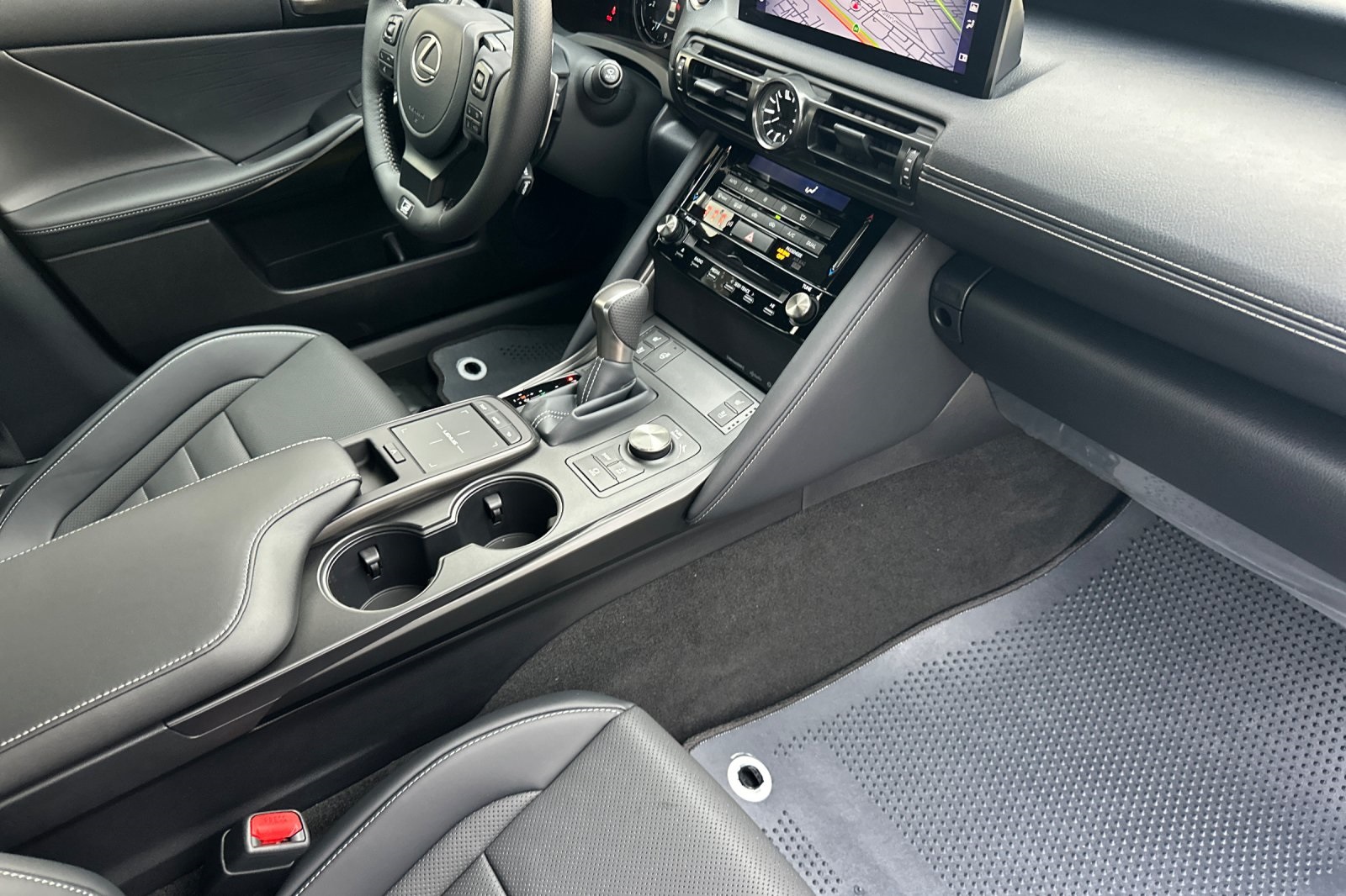 2025 Lexus IS 350 F SPORT photo 12