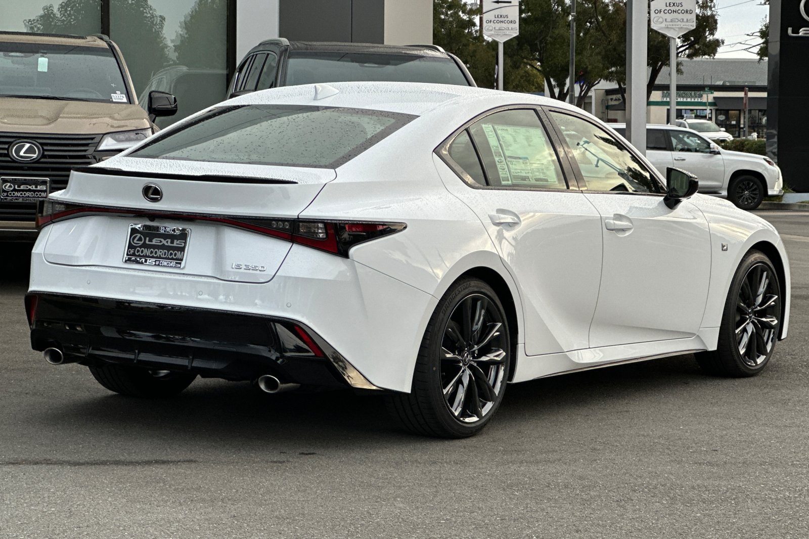 2025 Lexus IS 350 F SPORT photo 4