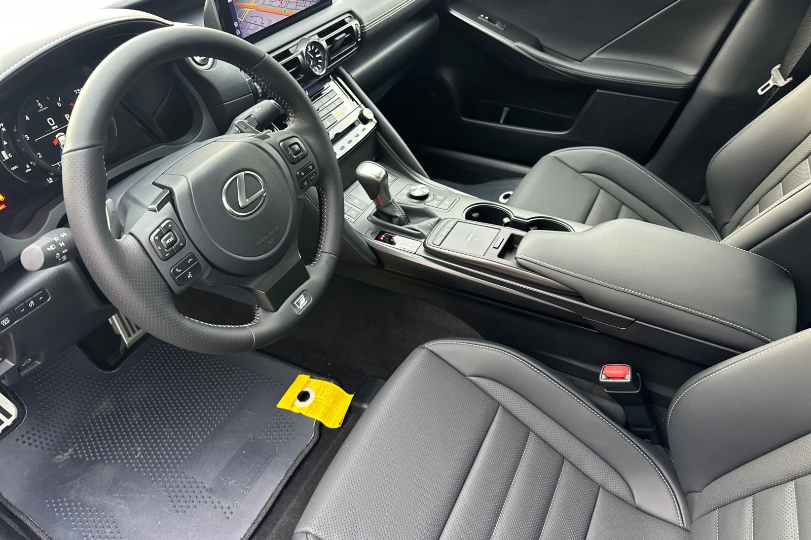 2025 Lexus IS 350 F SPORT photo 7