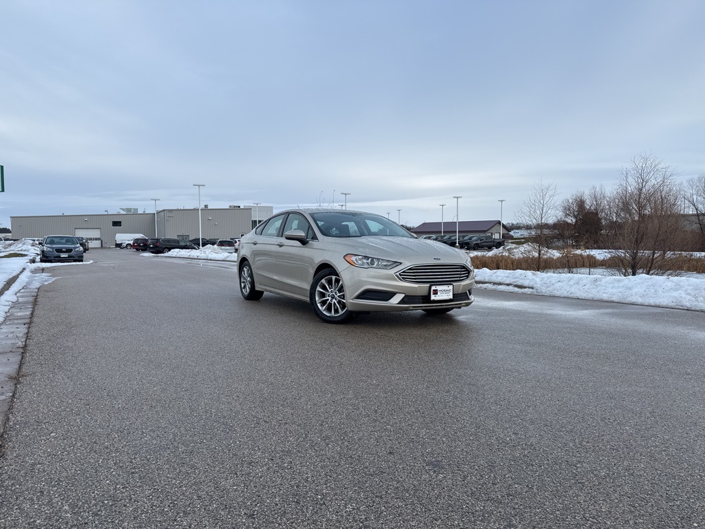 Used 2017 Ford Fusion SE Cars