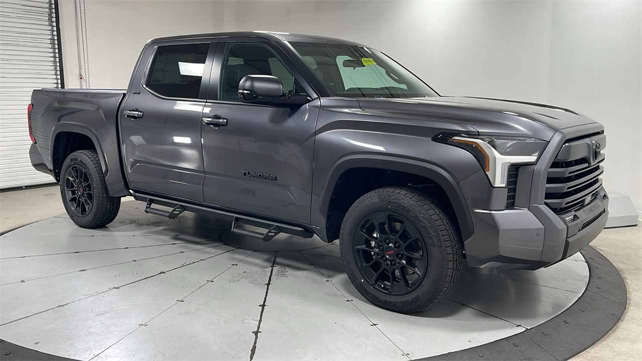 2026 Toyota Tundra SR5 CrewMax photo 3