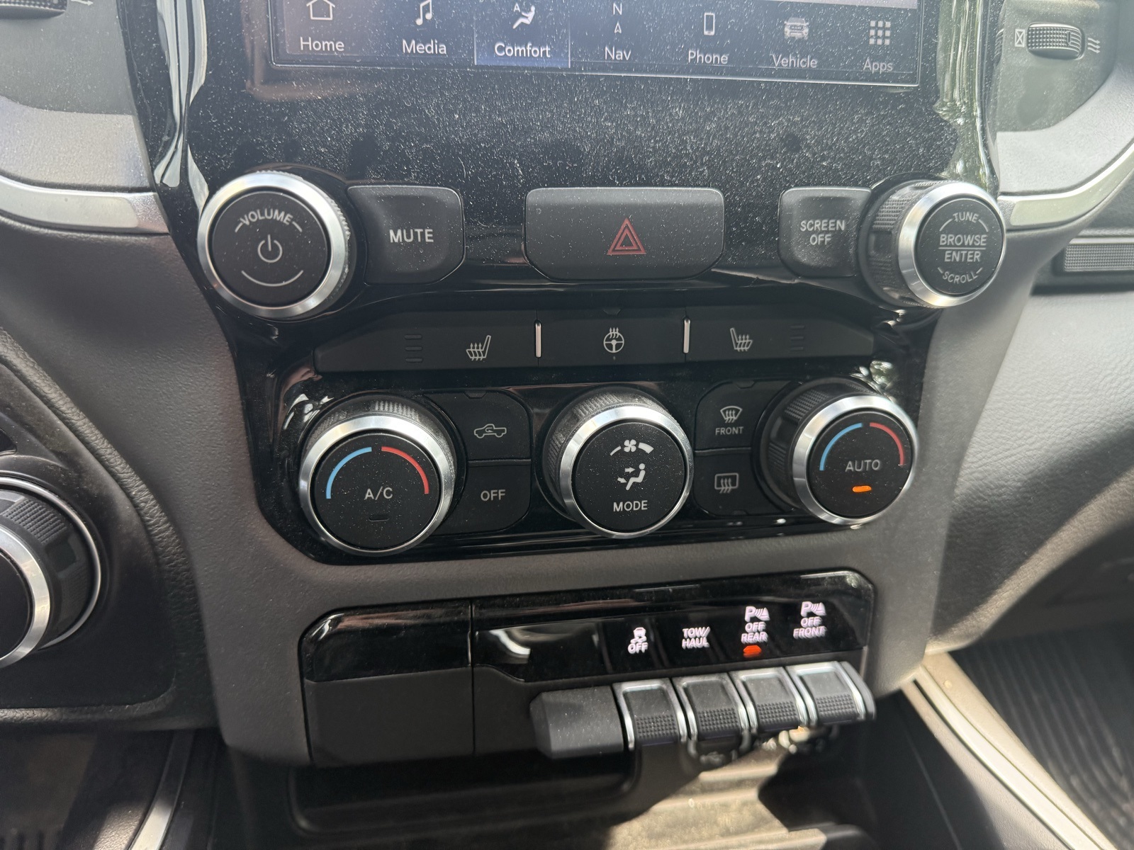 2022 Delmonico Red Pearlcoat Ram 1500 Big Horn/Lone Star 4X4 Truck