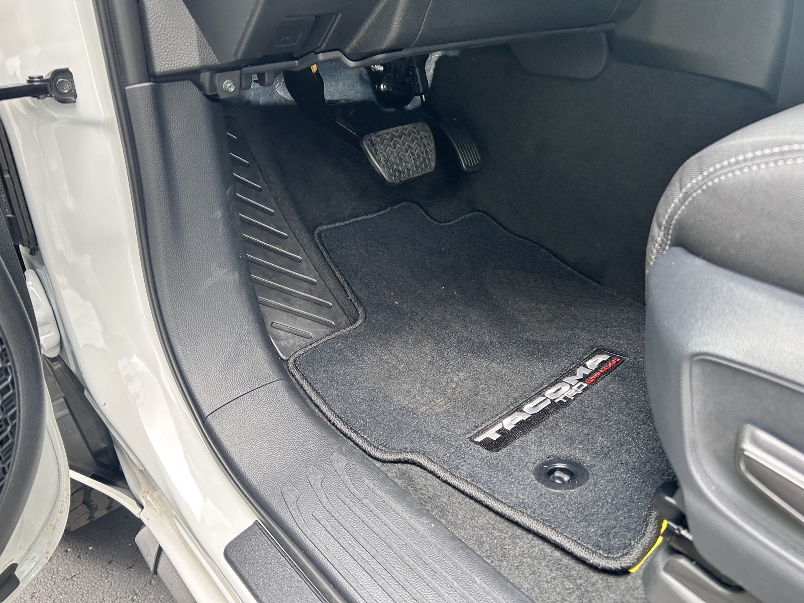 2025 Toyota Tacoma TRD Off-Road Double Cab photo 23