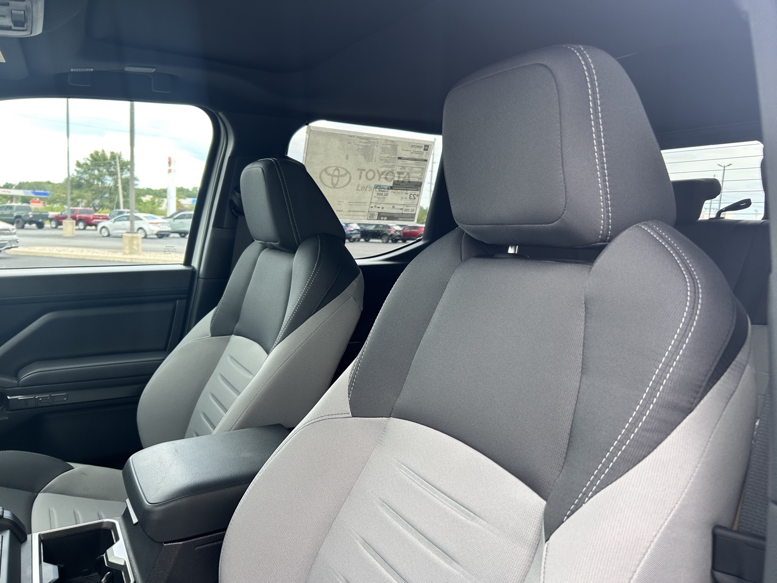 2025 Toyota Tacoma TRD Off-Road Double Cab photo 25
