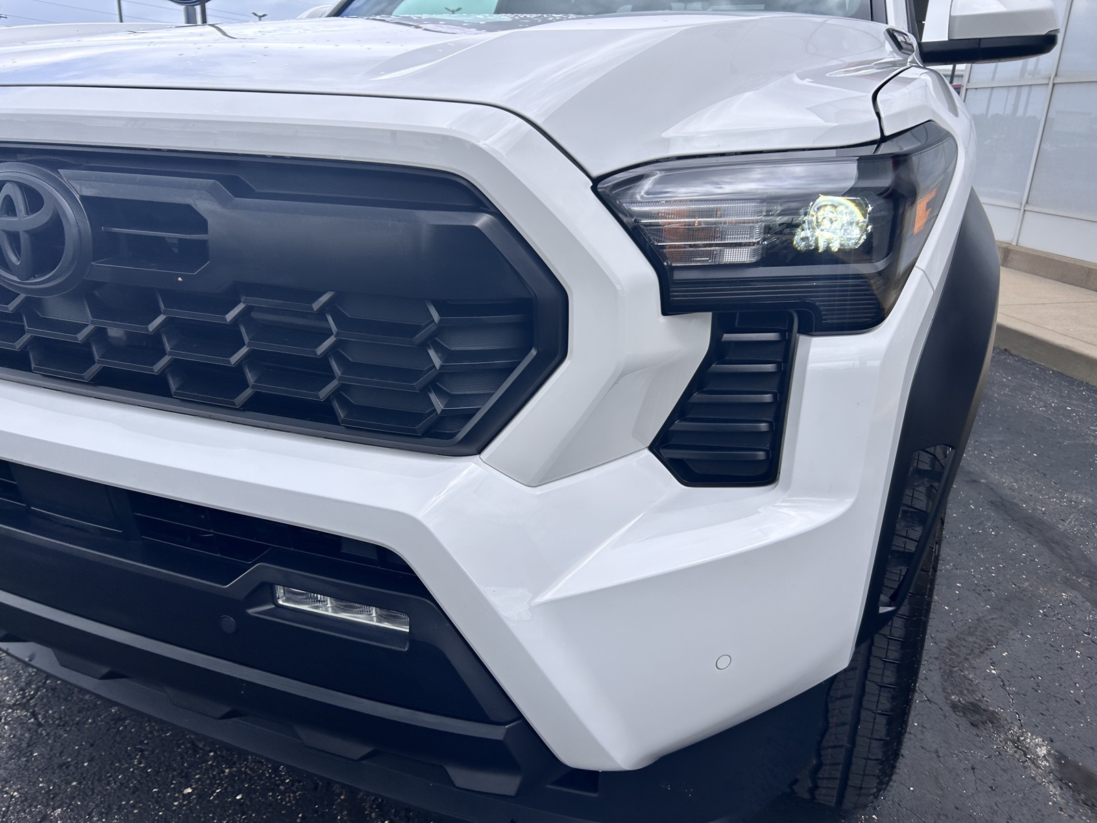 2025 Toyota Tacoma TRD Off-Road Double Cab photo 4