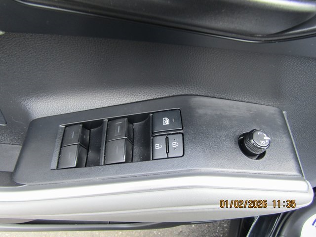 used 2022 Toyota Highlander car, priced at $23,999