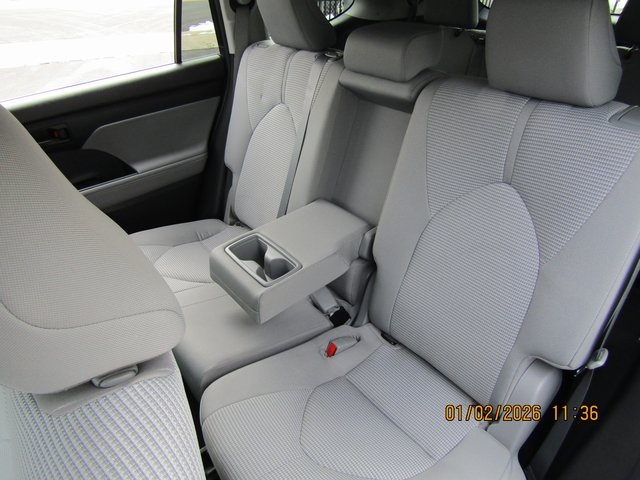 used 2022 Toyota Highlander car, priced at $23,999