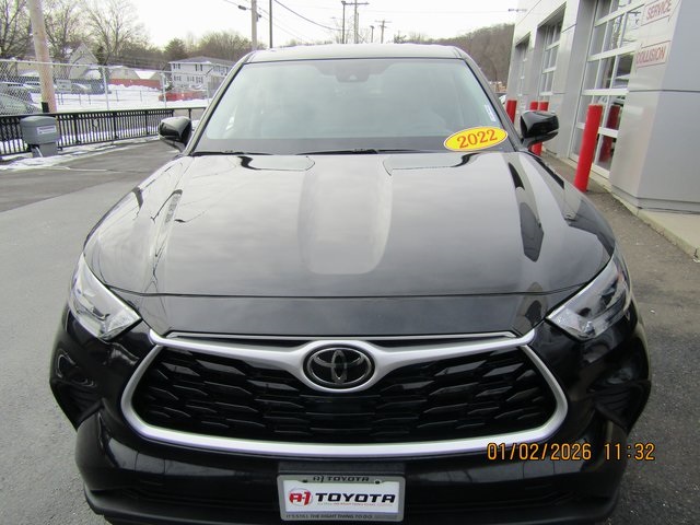 used 2022 Toyota Highlander car, priced at $23,999