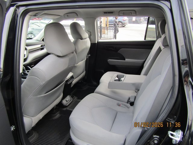 used 2022 Toyota Highlander car, priced at $23,999