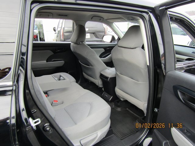 used 2022 Toyota Highlander car, priced at $23,999