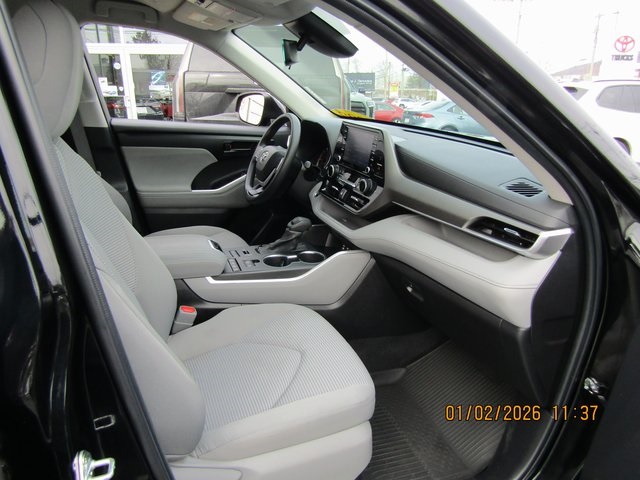 used 2022 Toyota Highlander car, priced at $23,999