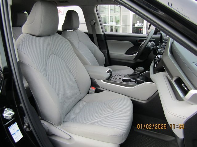 used 2022 Toyota Highlander car, priced at $23,999