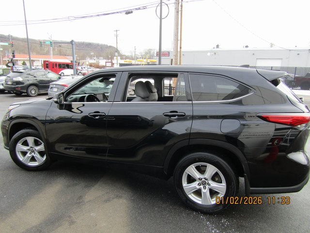 used 2022 Toyota Highlander car, priced at $23,999