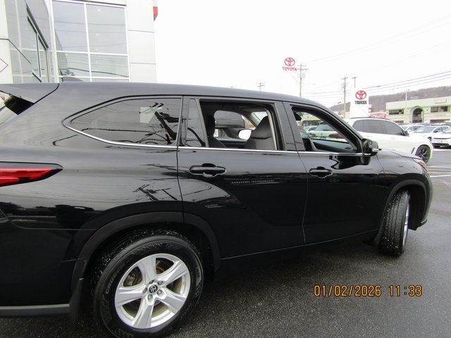 used 2022 Toyota Highlander car, priced at $23,999