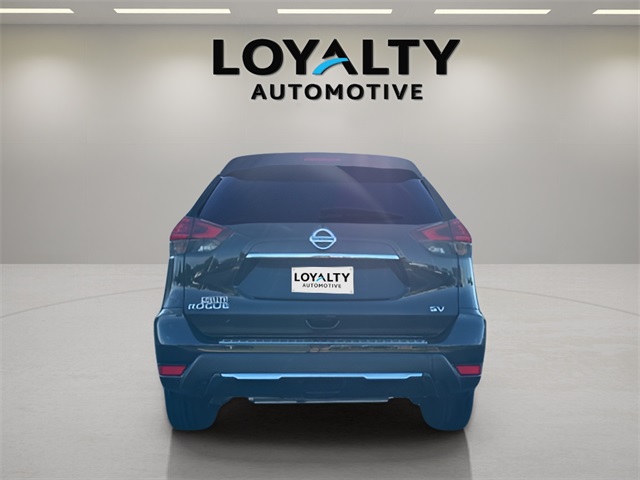 2017 Nissan Rogue SV photo 4