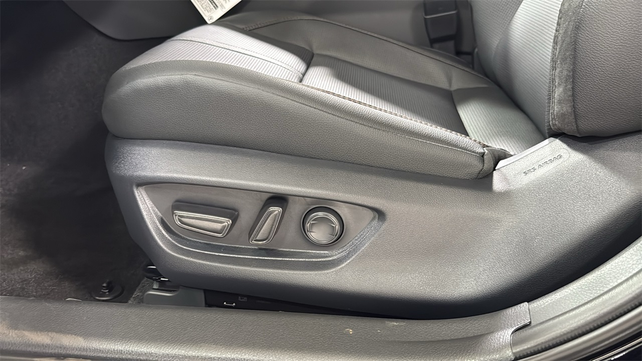 2026 Toyota Camry XLE photo 14