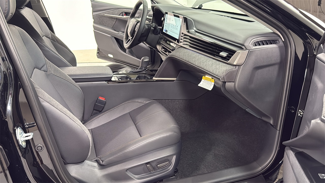 2026 Toyota Camry XLE photo 18