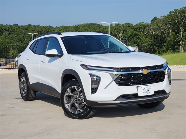 2025 Summit White Chevrolet Trax LT SUV