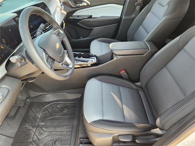 2025 Summit White Chevrolet Trax LT FWD SUV