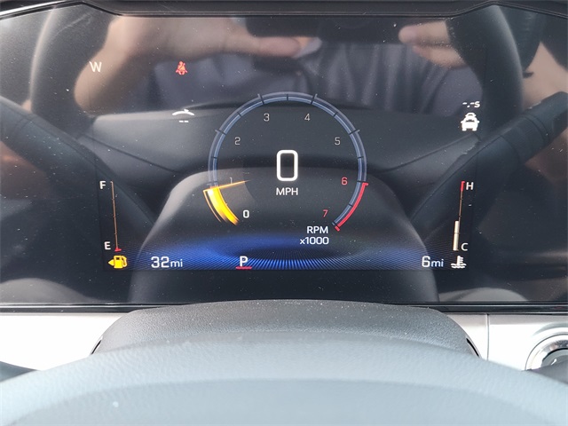 2025 Summit White Chevrolet Trax LT FWD SUV