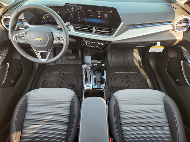 2025 Summit White Chevrolet Trax LT FWD SUV