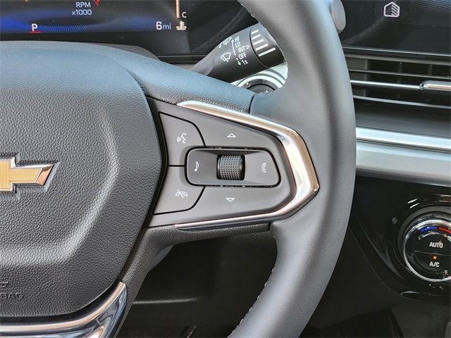 2025 Summit White Chevrolet Trax LT FWD SUV