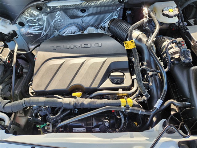 2025 Summit White Chevrolet Trax LT FWD SUV