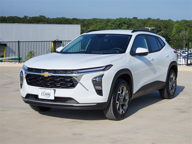 2025 Summit White Chevrolet Trax LT FWD SUV