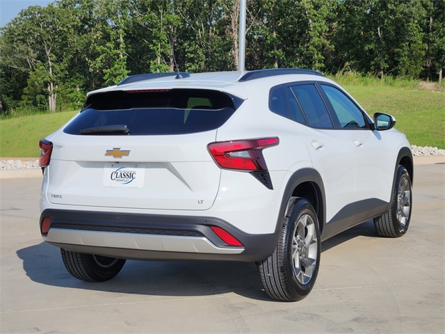 2025 Summit White Chevrolet Trax LT FWD SUV