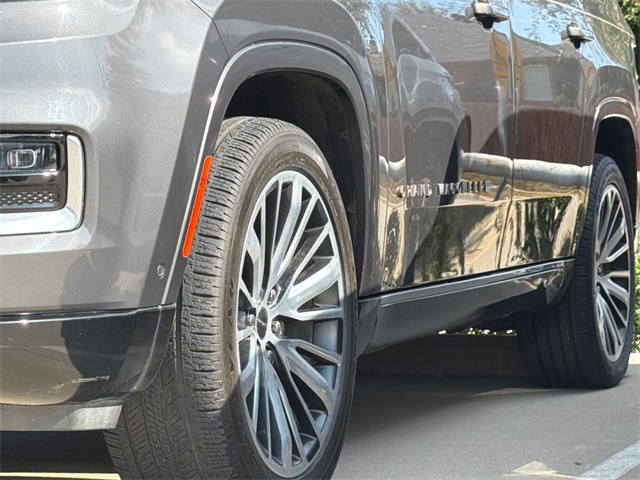 2022 Jeep Grand Wagoneer III photo 4