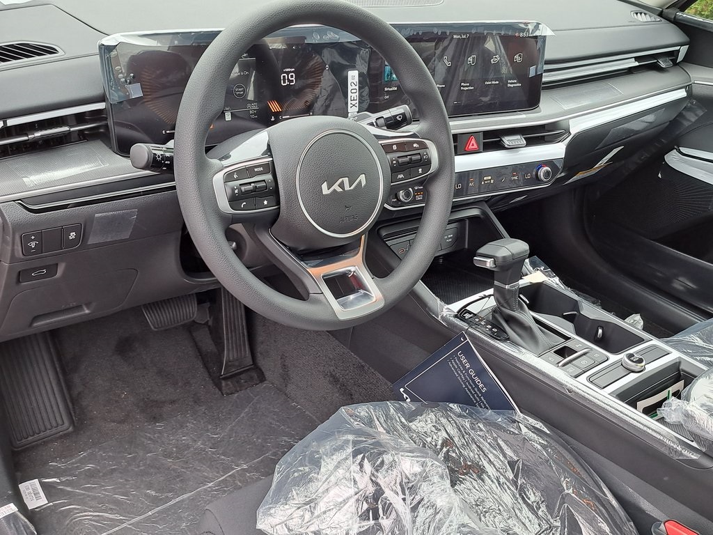 2025 Kia K5 LXS Sedan 4 Dr. FWD 7