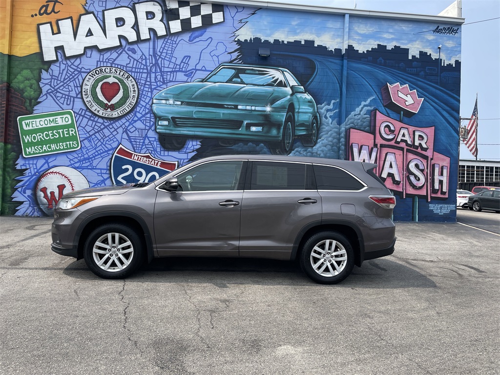 Used 2015 Toyota Highlander LE Plus with VIN 5TDBKRFH5FS208319 for sale in Worcester, MA