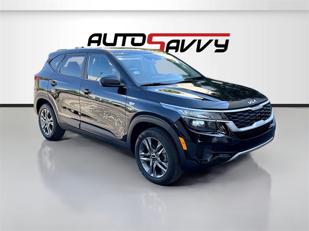 2023 Kia Seltos LX's photo