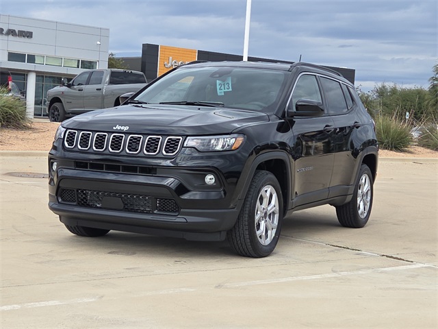 2026 Jeep Compass Latitude Altitude photo 3