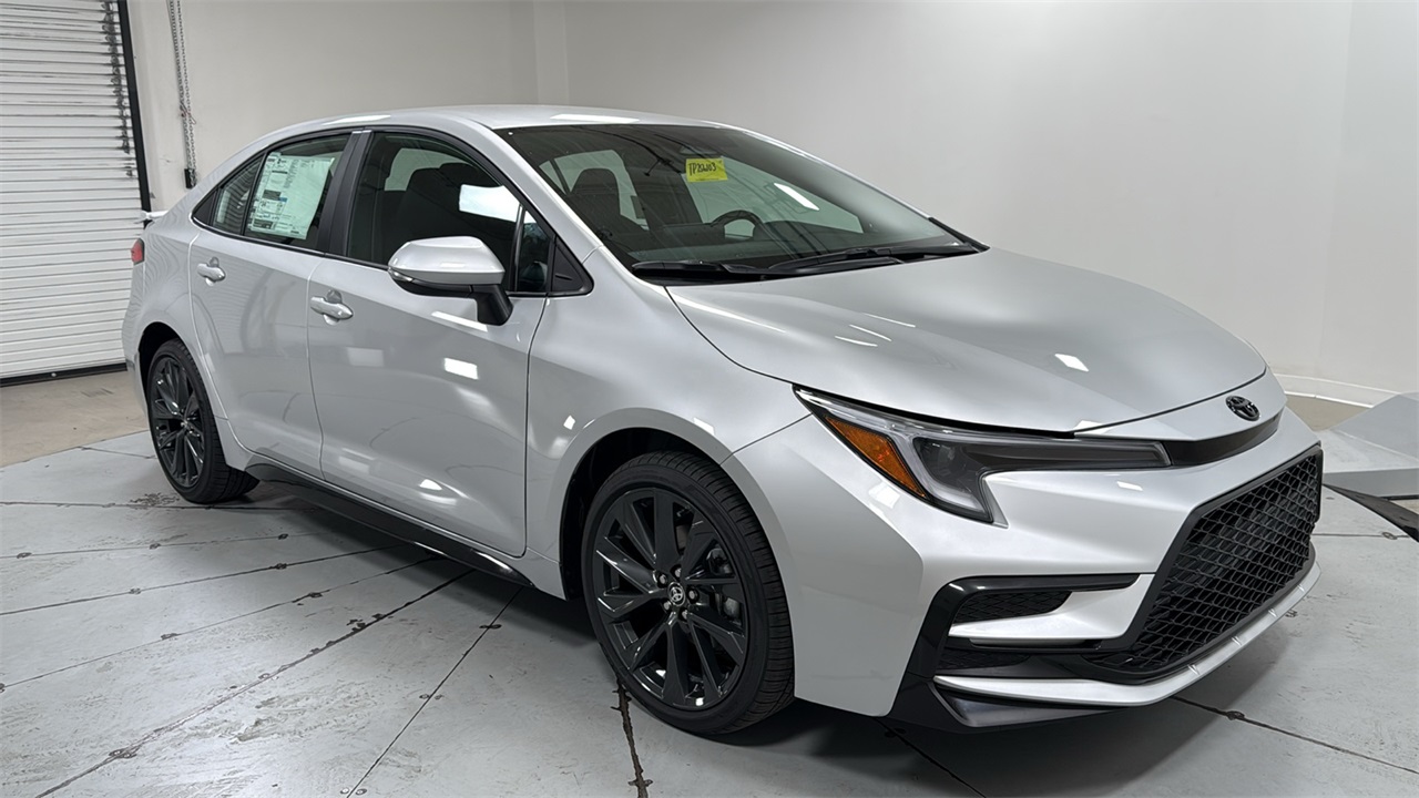 2026 Toyota Corolla SE photo 3