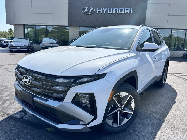 2025 White Pearl Hyundai Tucson SEL AWD SUV