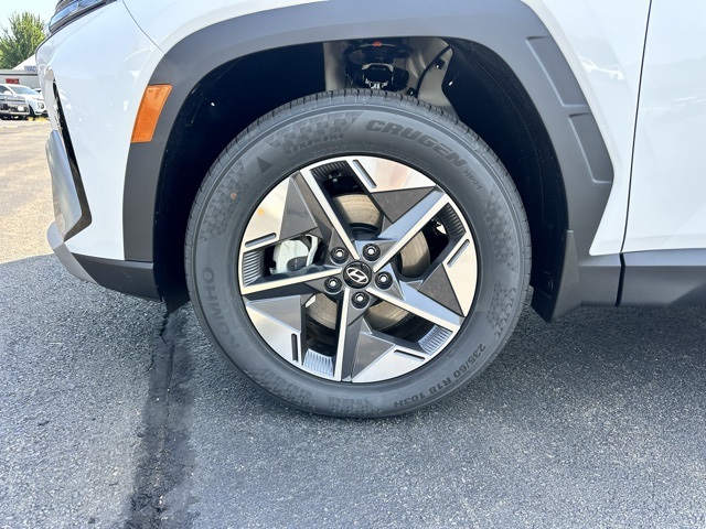2025 White Pearl Hyundai Tucson SEL AWD SUV