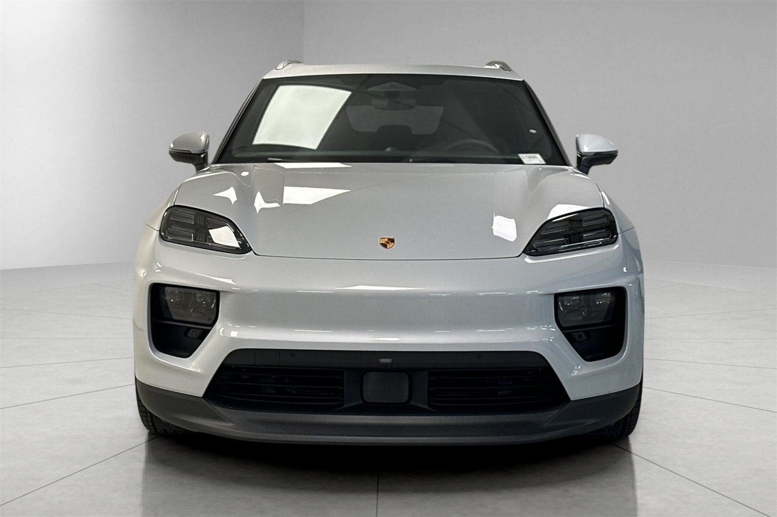 2025 Porsche Macan Electric S photo 11