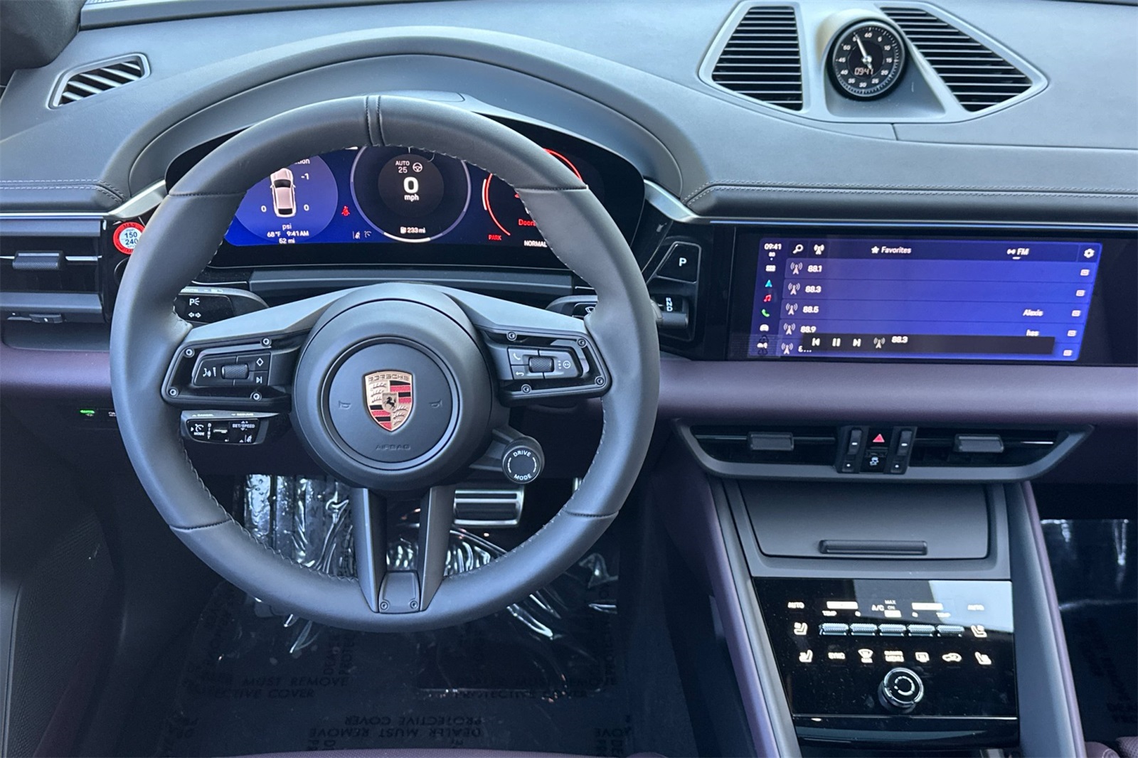2025 Porsche Macan Electric S photo 15