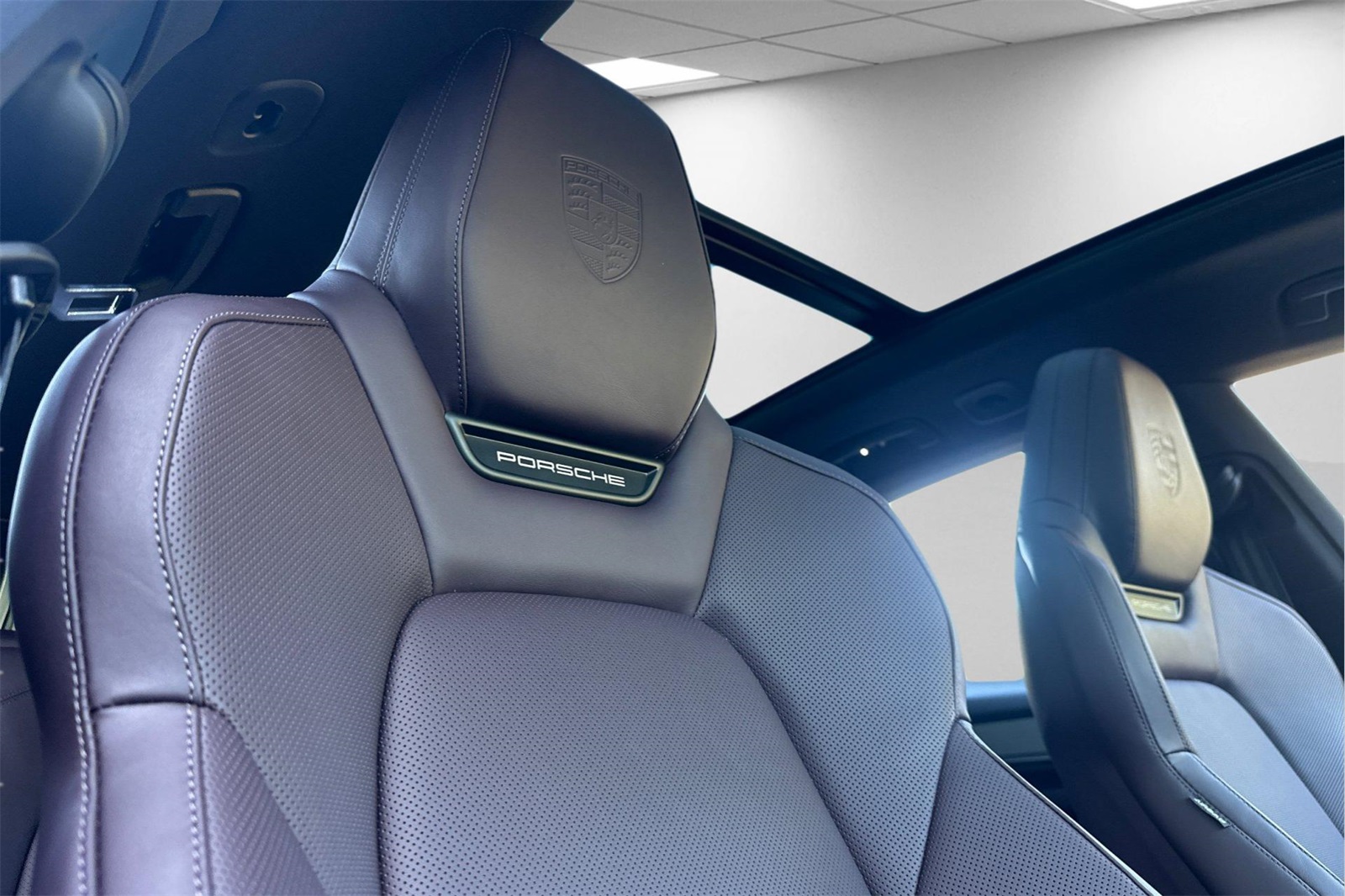 2025 Porsche Macan Electric S photo 18
