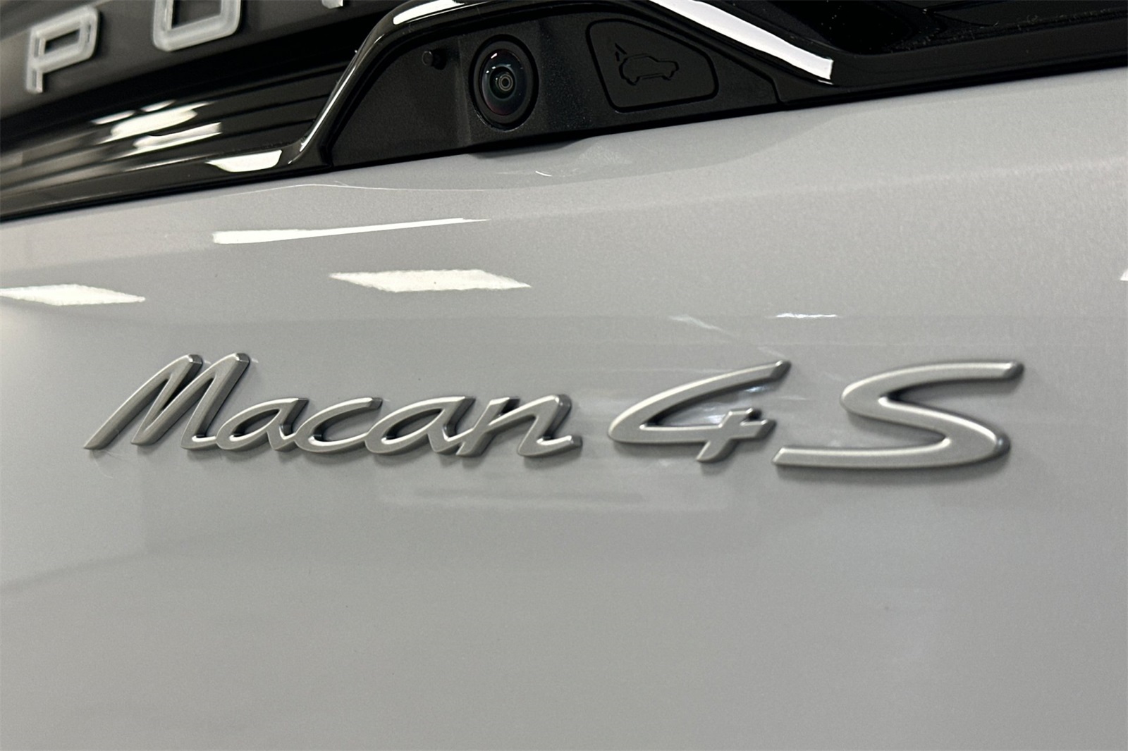 2025 Porsche Macan Electric S photo 25